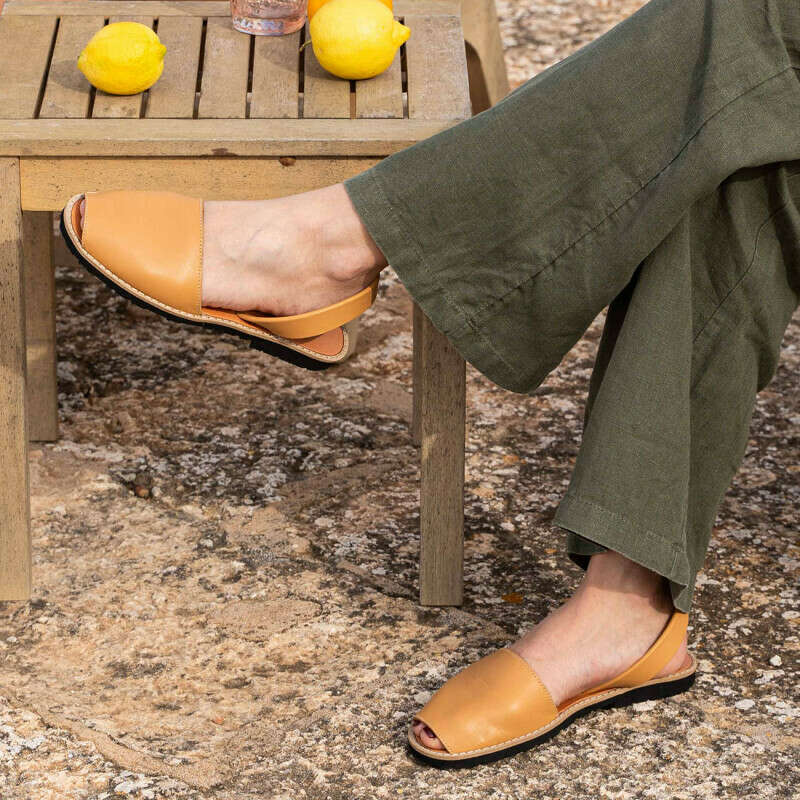 آیا کفش چرم در تابستان مناسب است؟