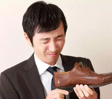 ۶ روش برای از بین بردن بوی بد کفش چرم