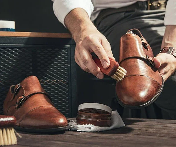 چطور عمر کیف چرم را چند برابر کنیم؟