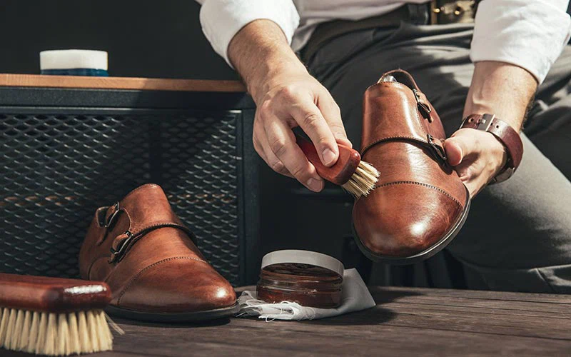 چطور عمر کیف چرم را چند برابر کنیم؟